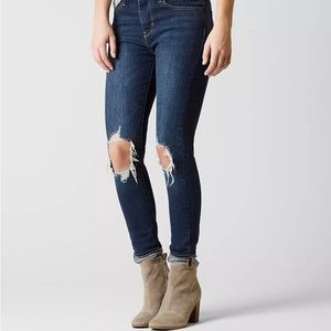 Levi’s 721 High Rise Jeans